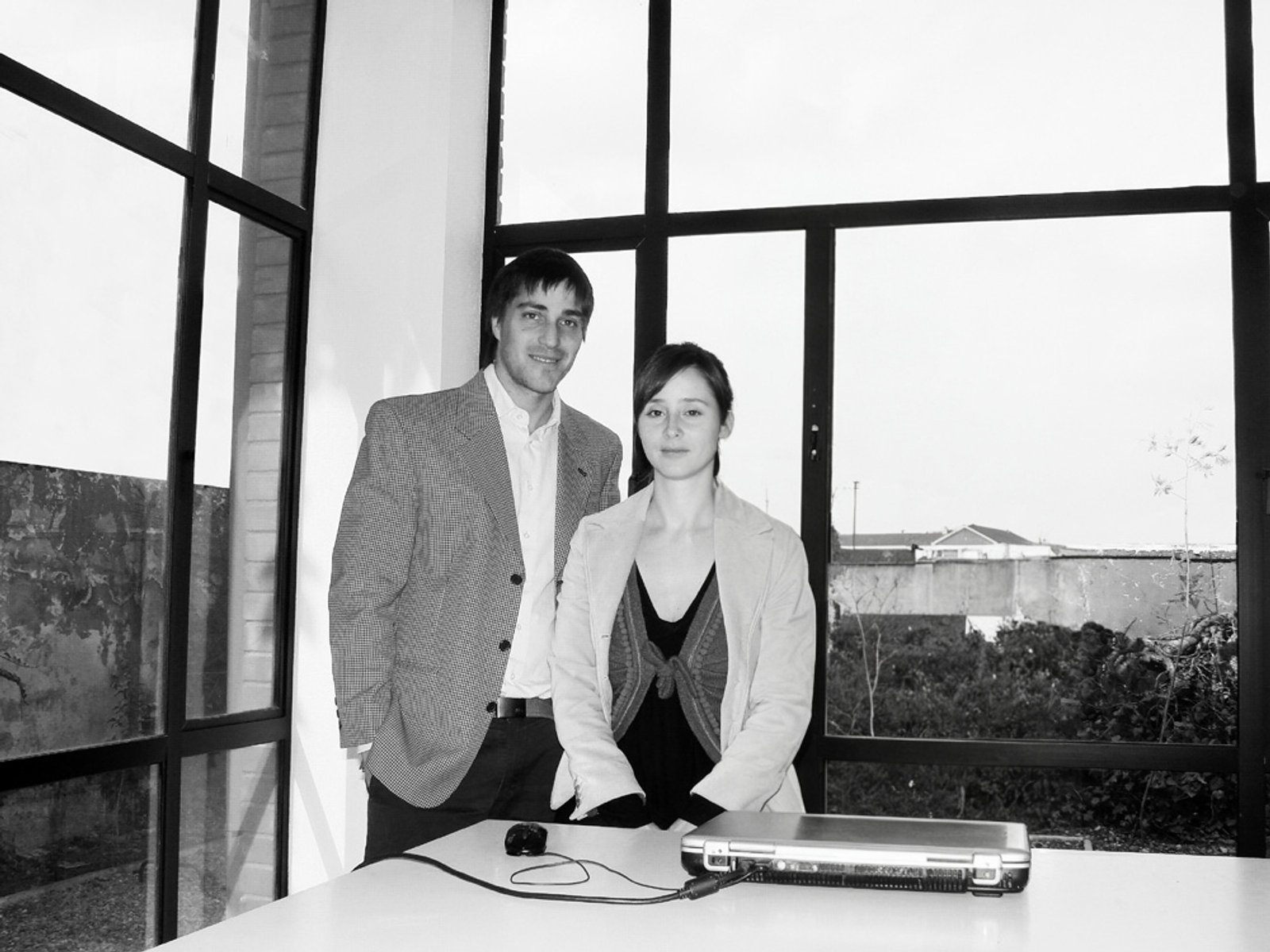 Javiera Correa y Joaquín Ibáñez en el estudio